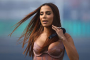 Anitta foi a responsável pelo show de abertura