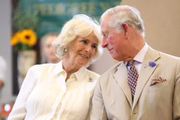 Ela é esposa do atual rei da Inglaterra, Charles III. Os dois se casaram em 2005