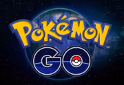 Cientistas criam o mais forte e poderoso <b>Pokémon</b> do planeta: Mewtwo, um Pokémon com poderes psíquicos. Só que a criatura se rebela, provocando uma batalha contra os maiores treinadores de Pokémon, a fim de conquistar o planeta