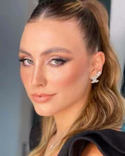 Nicole Melo tem mais de 11 mil seguidores no Instagram e entre eles está a mãe de Murilo Huff, Zaida