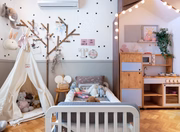 O espaço vago no quarto de Theresa se tornou uma área para brincadeiras