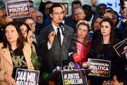 Aliados dão apoio ao agora ex-deputado Deltan Dallagnol