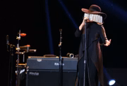A cantora Sia também se assumiu pan