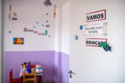 O local é equipado com brinquedoteca para os filhos das vítimas