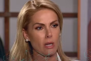 Emocionada, Ana Hickmann revela: "Fui machucada durante muito tempo"