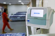 Equipamento de respiração no hospital montado no Mané Garrincha