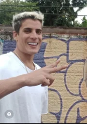 Tiago Ramos foi flagrado na manhã desta sexta-feira (21/10) após ser expulso de A Fazenda 14