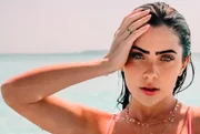 Com mais de 18 milhões de seguidores só no Instagram, a jovem, que é sucesso na internet, ainda acumula 400 mil fãs no Twitter e mais de 1 milhão de seguidores no YouTube