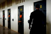 Cela de uma penitenciária de segurança máxima