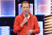 Talentoso, rapidamente conquistou espaço na TV. Em 2009, se tornou editor-chefe e apresentador do Globo Esporte São Paulo. Anos depois, o bom humor, profissionalismo e carisma de Leifert renderam a ele diversos prêmios jornalísticos e um programa para chamar de seu: o Central da Copa, onde os jogos da Copa do Mundo na África do sul eram comentados por Tiago e convidados