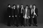 Super Junior (Leeteuk (líder), Heechul, Shindong, Yesung, Eunhyuk, Siwon e Donghae). Formada em 2005, a banda começou com 13 membros – hoje tem sete. Assista ao clipe <a href="https://www.youtube.com/watch?v=ZbB4SYJNuTo">aqui</a>