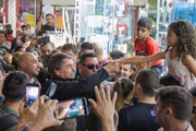 Bolsonaro também cumprimentou algumas crianças