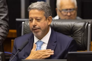 Presidente da Câmara, Arthur Lira (PP-AL), preside sessão da Casa