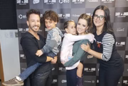 Fãs emocionados ao conhecer a dupla