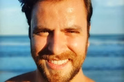 Além disso, também foi atleta de vôlei, como o irmão Lukinhas, que é líbero do time Goiás. Devido a traumas decorrentes do esporte, o empresário já precisou ser submetido a duas cirurgias no joelho e lidar com lesões desde então