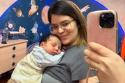 "Hoje você completa 1 mês de vida meu guerreiro", escreveu