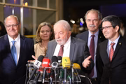 O presidente eleito da República, Luiz Inácio Lula da Silva (PT), durante coletiva de imprensa no TSE