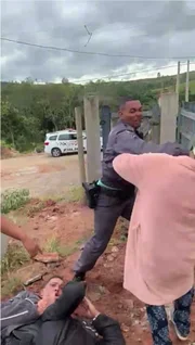 A idosa de 70 anos é atingida no rosto 