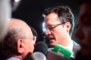 Deputado Federal Deltan Dallagnol, que teve o mandato cassado por unanimidade, pelo TSE na noite desta terça-feira (16/5), faz uma coletiva de imprensa no Salão Verde da Câmara 