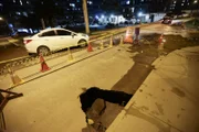  A cratera apareceu após a forte chuva desta quinta-feira (11/4)