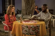 <b>Relacionamento clichê: </b>como toda comédia romântica, Desperados não deixa a desejar no quesito romance maluco e engraçado. Wes tem um encontro às cegas com Sean McGuire (Lamorne Morris) e acaba encontrando com ele em sua viagem maluca ao México. Ele cai de cabeça na bagunça de Wes, o que rende boas risadas e um romance típico de cinema