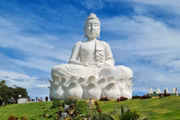 Buda gigante em Ibiraçu (ES) tem 35 metros de altura