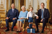 Na ordem, os herdeiros do trono britânico após Elizabeth são Charles, William e George, respectivamente 