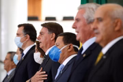 Execução do Hino Nacional Brasileiro 