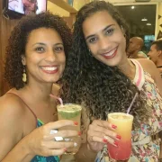 Marielle Franco e sua irmã Anielle Franco, ministra da Igualdade Racial do governo Lula