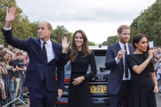 Os príncipes de Gales, William e Kate Middleton, ao lado dos duques de Sussex, Harry e Meghan Markle, no Castelo de Windsor