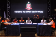 Prefeito de São Sebastião, Felipe Augusto, em reunião com ministros
