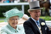 Elizabeth II e Philip têm 73 anos de casados