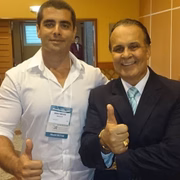 Denis ao lado do polêmico médico e nutrólogo Lair Ribeiro