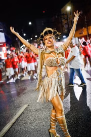 Tati Minerato, rainha de bateria da Porto da Pedra