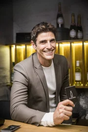 Reynaldo Gianecchini foi cortado do elenco por mensagem de texto