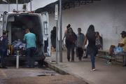 Movimentação de pessoas na emergência do Hospital de Base 