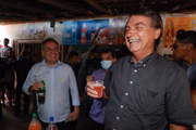  Jair Bolsonaro nega responsabilidade sobre testes não enviados para o SUS