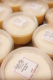 O serviço de delivery Casa de Vó está com um cardápio especial junino que inclui canjica de coco (R$ 9), pamonha assada (R$ 15 ou R$ 17) e curau (R$ 10), entre outros. Pedidos pelo iFood ou pelo telefone (61) 3306-1555 O serviço de delivery Casa de Vó está com um cardápio especial junino que inclui canjica de coco (R$ 9), pamonha assada (R$ 15 ou R$ 17) e curau (R$ 10), entre outros. Pedidos pelo iFood ou pelo telefone (61) 3306-1555