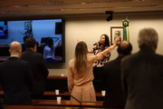 Câmara obriga uso de máscaras em todas as dependências