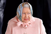 Elizabeth foi internada em um hospital de Londres após cancelar um compromisso oficial na Irlanda do Norte