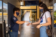 Todos os professores terão a temperatura aferida na entrada e saída das aulas