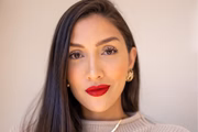 E 350 mil seguidores no Instagram. Os posts dela são direcionados sobretudo para mulheres que amam o universo da beleza 