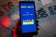 Estar acima do limite de renda permitido e as informações desatualizadas no cadastro podem impedir a família de continuar recebendo o benefício social