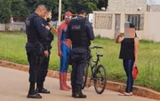 Homem-Aranha foi abordado pela PM