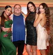 O apresentador deu uma festa em sua casa