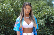 De origem humilde, Ludmilla descobriu o talento para música aos 8 anos, enquanto cantava em encontros da família. Ao perceber o dom da menina, o ex-padrasto a chamou para integrar o grupo de pagode que mantinha à época. Desde então, a jovem nunca mais parou de cantar e decidiu seguir carreira na música