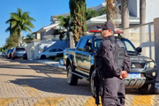 Operação da PF tem como alvo adulteração em cartões de vacina da Covid-19