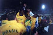 Com a Seleção Brasileira, Luxemburgo venceu a Copa América de 1999