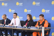 A coletiva foi feita no Salão Branco do Palácio do Buriti