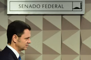 Ex-secretário e ex-ministro em depoimento à CPMI